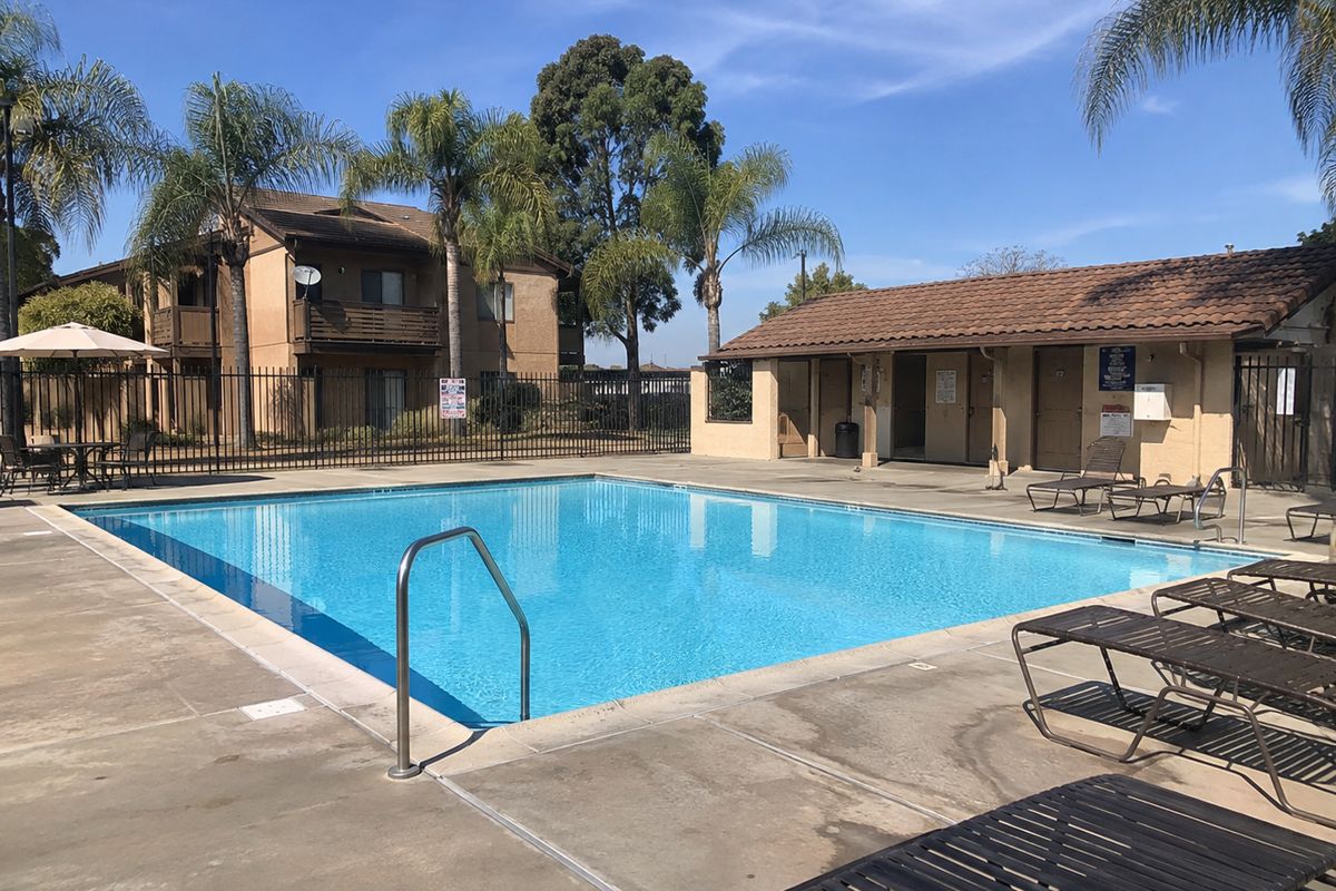 Apartment community swimming pool